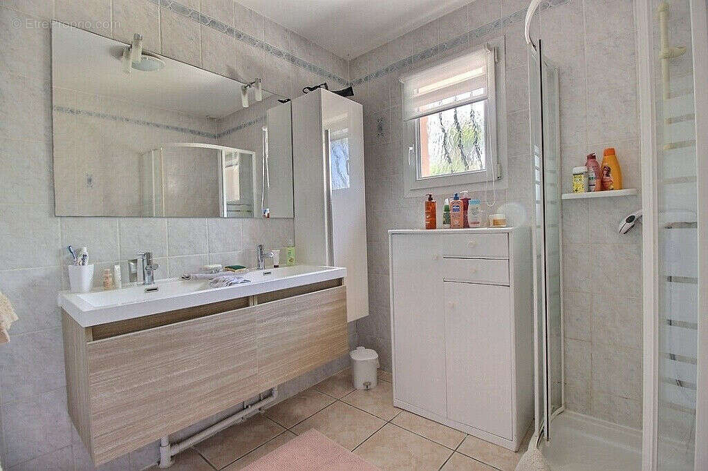 Maison à ROQUEBRUNE-SUR-ARGENS