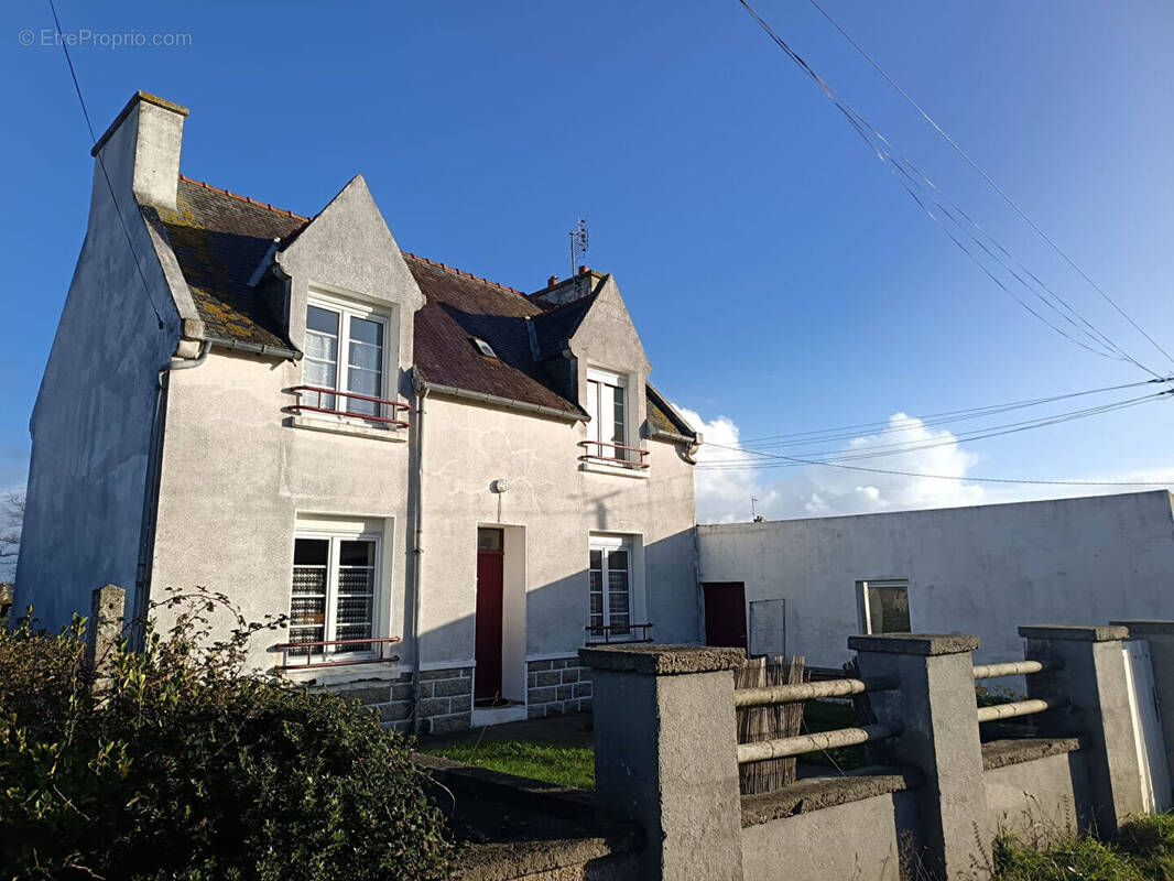 Maison à PLOUGUERNEAU