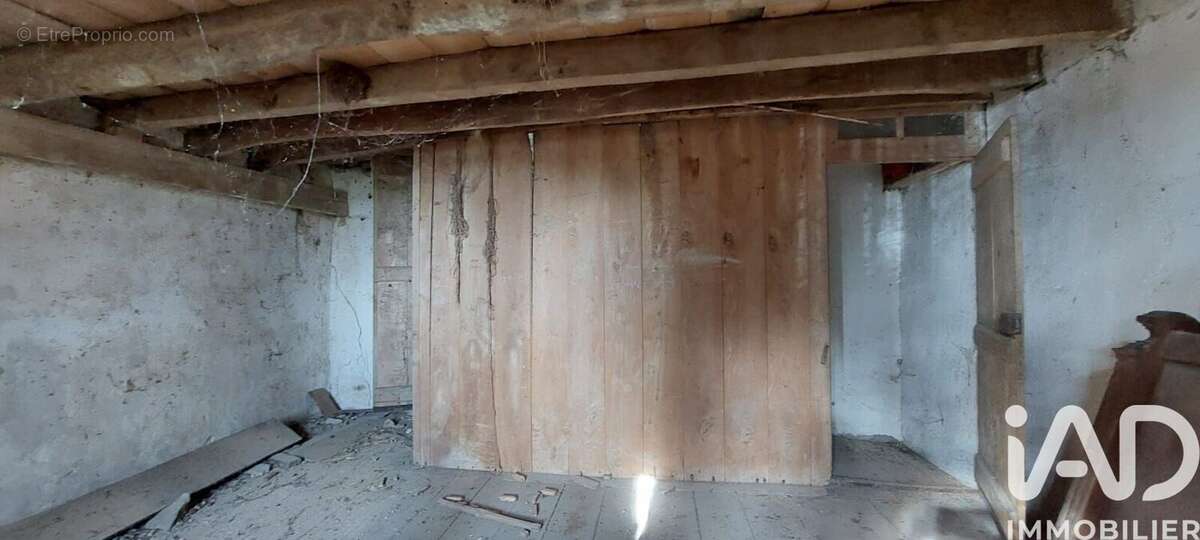 Maison 136 m² à Saint-Maurice-Pres-Pionsat  - photo 9