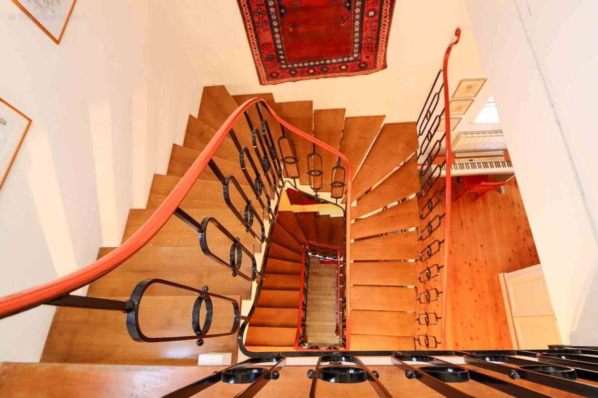 T02.20241344 - Maison à BEYNAC-ET-CAZENAC