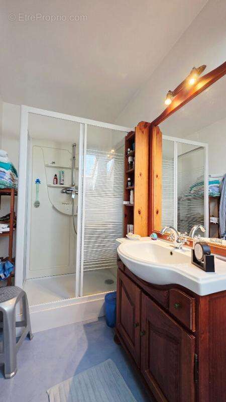 Maison 7 pieces 4 chambres piscine garages atelier - photo 15