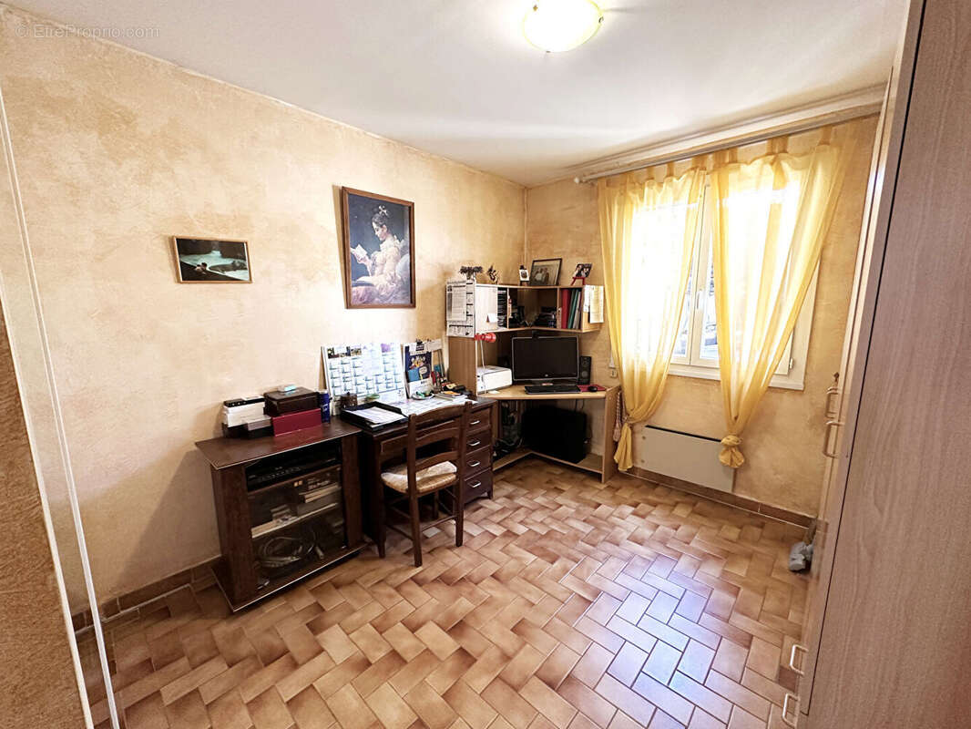 Maison à L'ISLE-SUR-LA-SORGUE