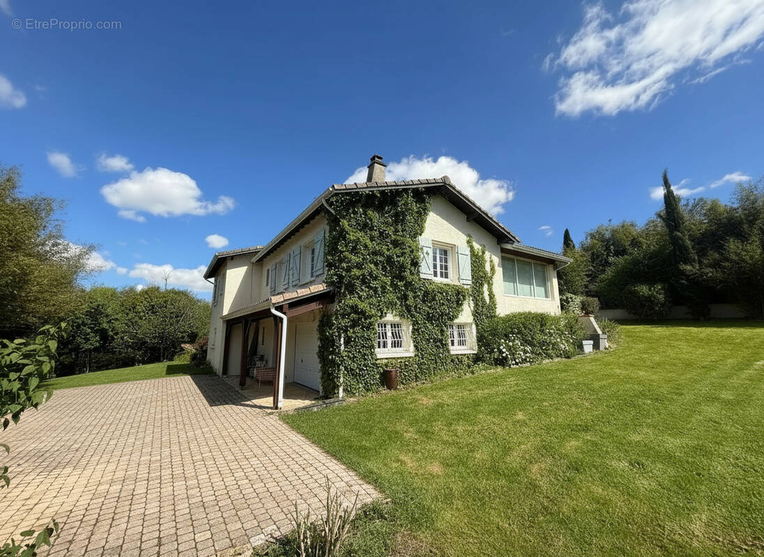 Maison à MONDONVILLE