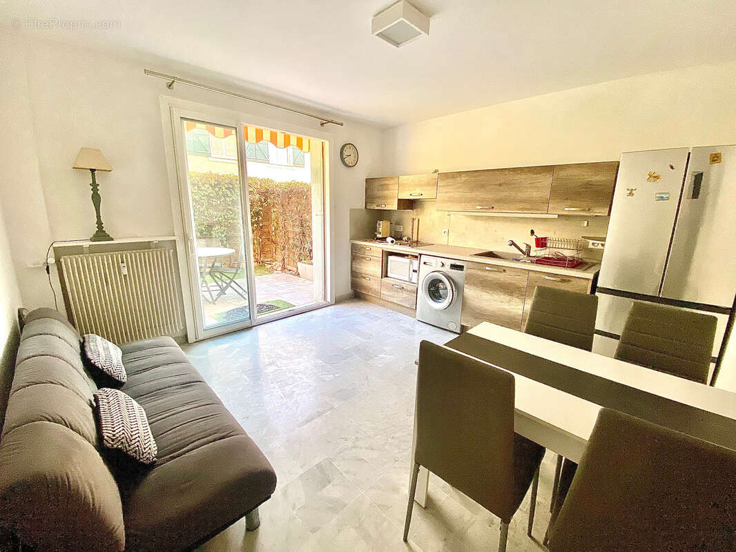 Appartement à VILLENEUVE-LOUBET