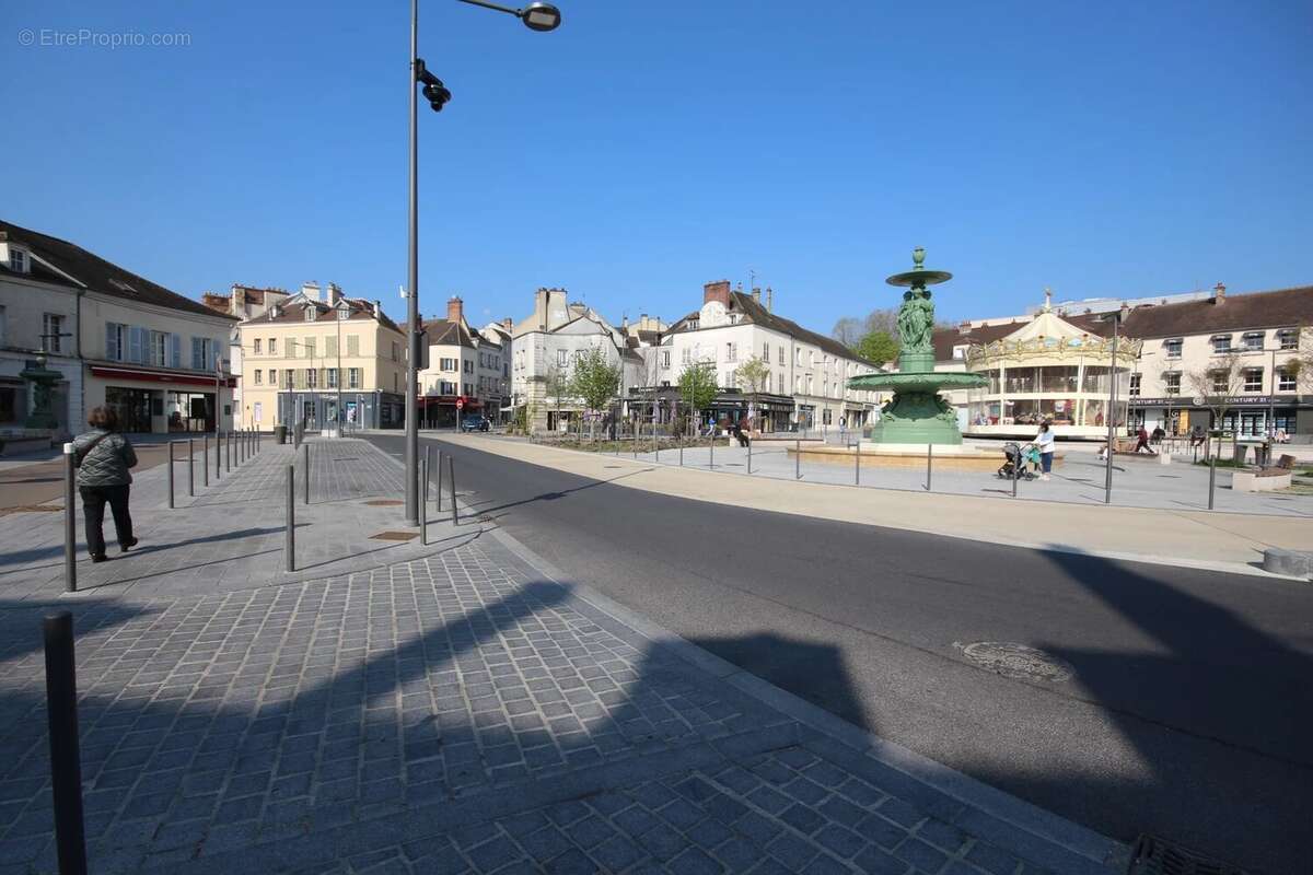 Commerce à MELUN