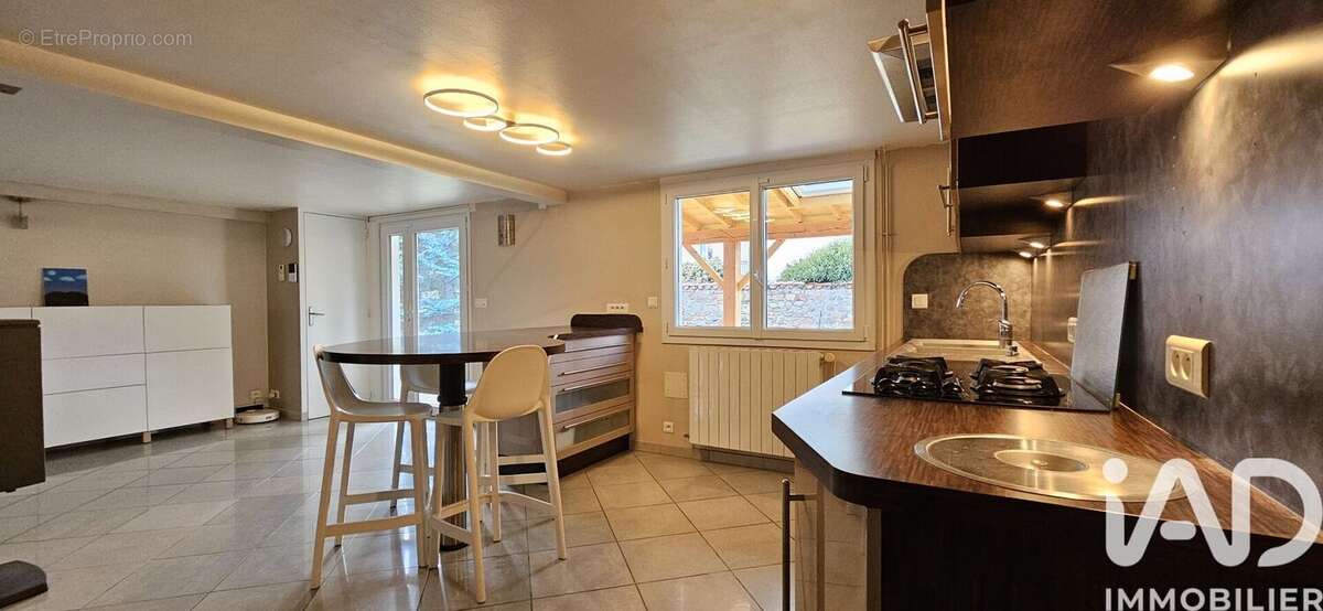 Photo 8 - Maison à SAINT-JUST-SAINT-RAMBERT