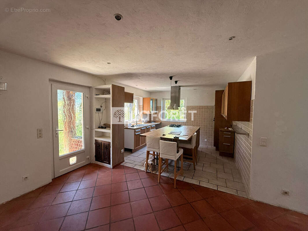 Maison Saint-Cézaire-sur-Siagne 5 pièce(s) 142 m² sur un terrain planté de 22 oliviers - photo 9