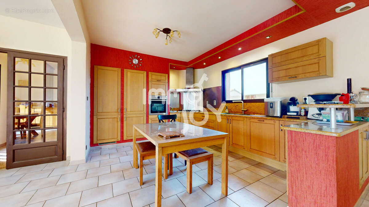 Maison à LA TOUR-DU-CRIEU