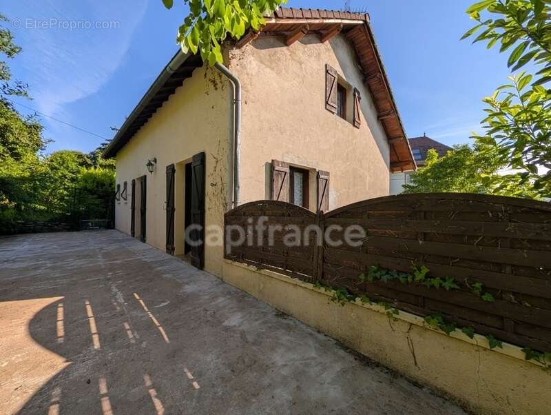 Maison à LONS-LE-SAUNIER