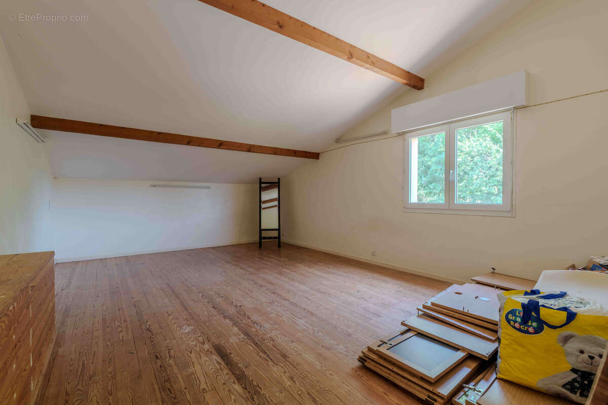 'Coline' Maison 5 chambres - garage- jardin - photo 18