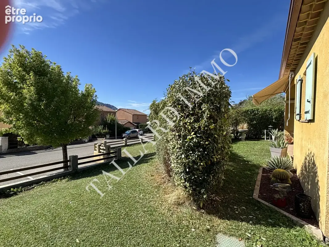 La Saulce, villa de plain-pied, T 4 + garage sur terrain 781 m2. - photo 33