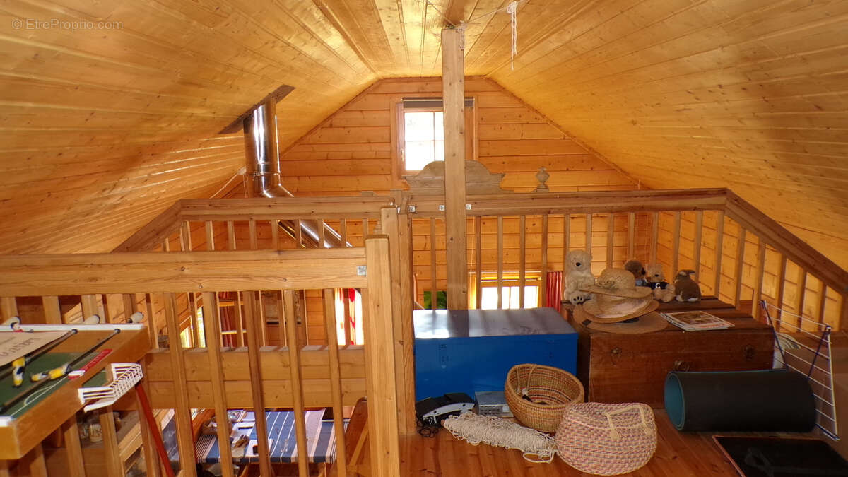 Chalet finlandais en bois à Saint-Saturnin   situé au calme sur plus d'un hectare avec une forêt nourricière - photo 9