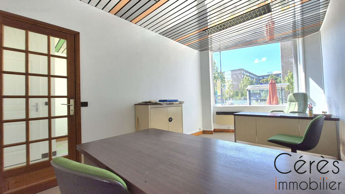 Commerce 26 m² à Les Lilas  - photo 5
