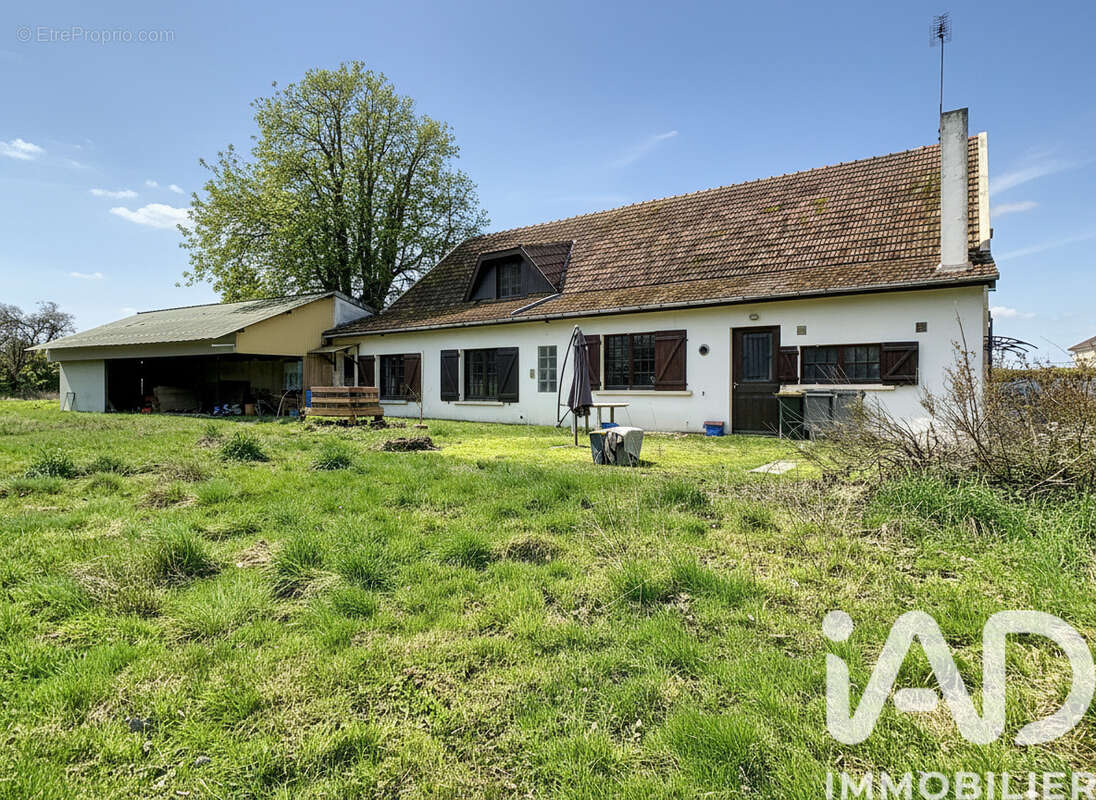 Maison 258 m² à Bannes  - photo 2