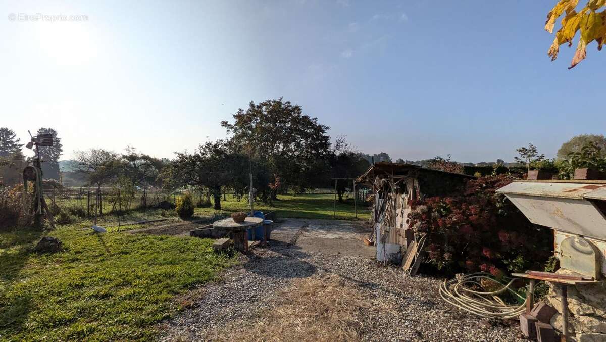 Maison à LA BATIE-MONTGASCON