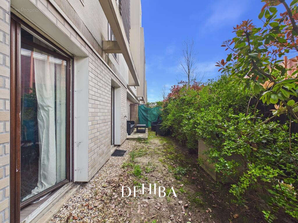 Appartement à LES PAVILLONS-SOUS-BOIS