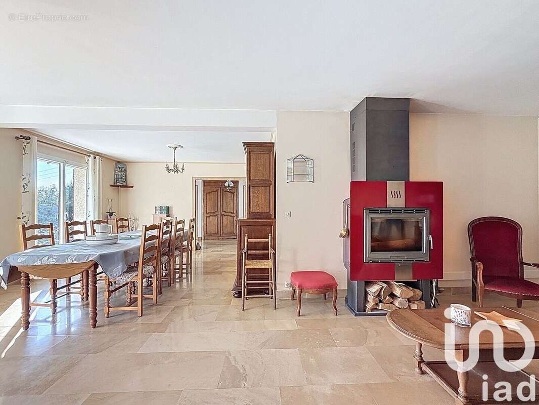 Photo 6 - Maison à MONTMORT-LUCY