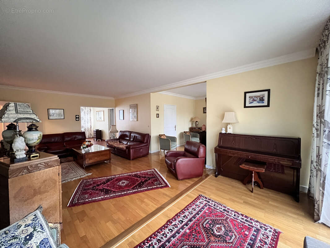 Appartement à VAUX-LE-PENIL