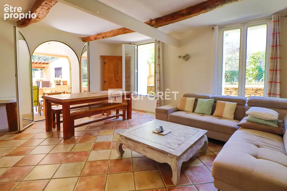 Bastide à Gémenos 271m² + dépendances 90m² - photo 3