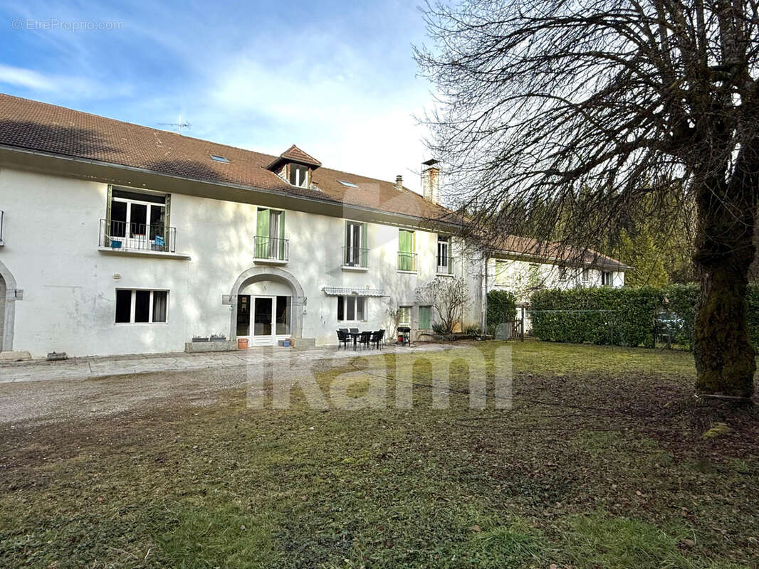 Appartement à CLAIRVAUX-LES-LACS