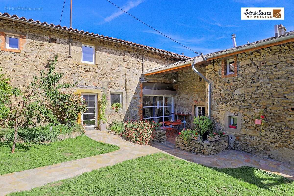 Maison à SAINT-MARTIN-EN-HAUT