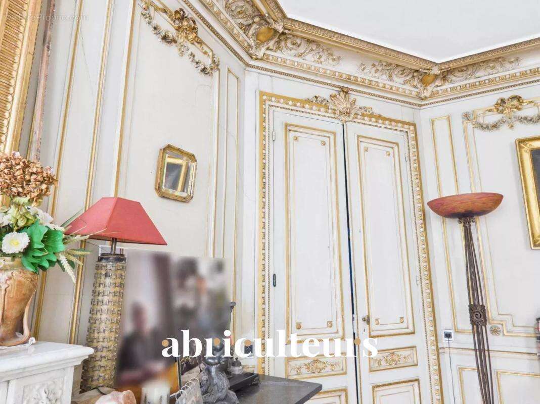 Appartement à PARIS-10E