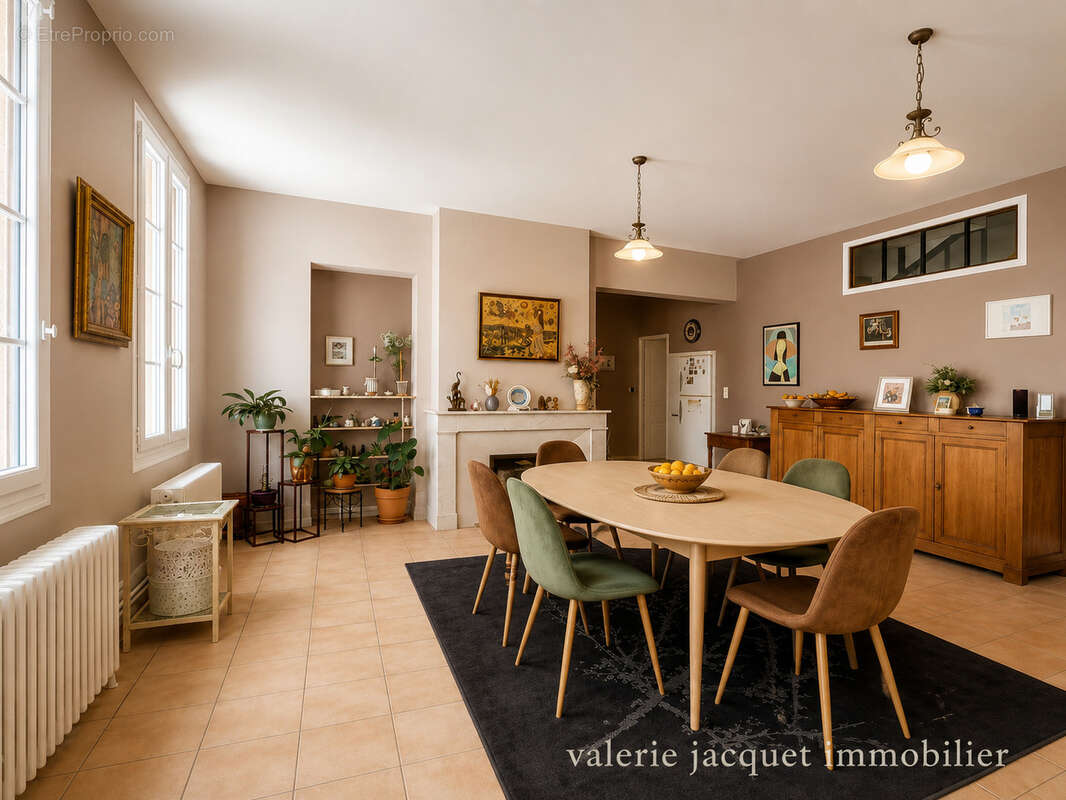Maison bourgeoise de caractère avec jardin et cave voûtée   Centre de Coutras - photo 4