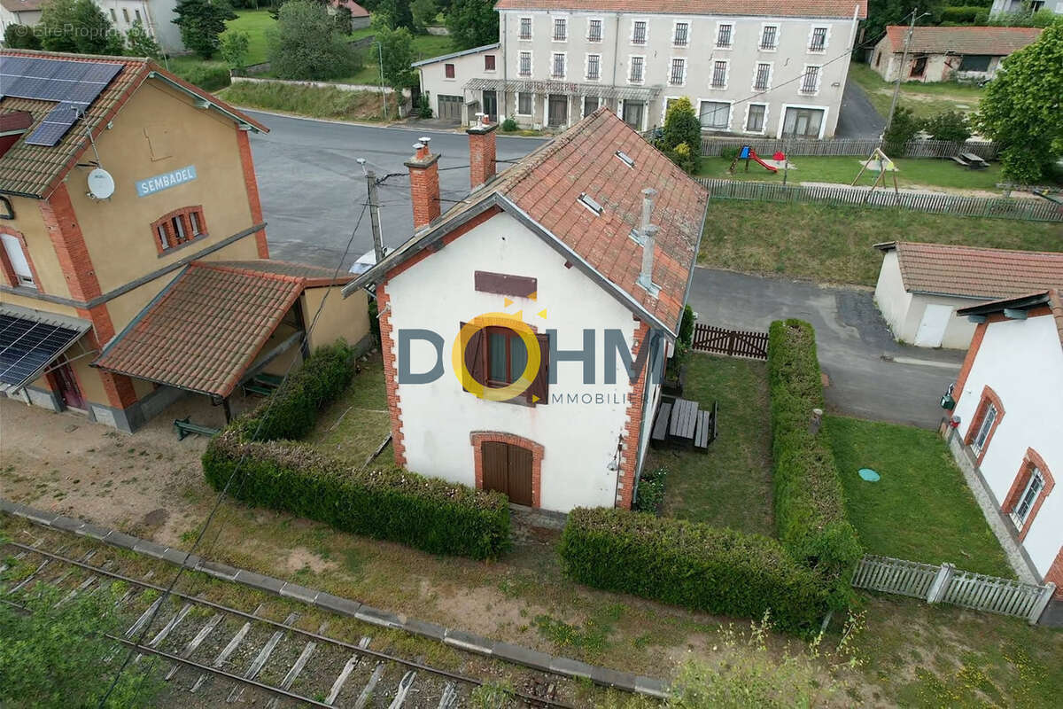 Maison de gare habitable de suite avec terrain - photo 8