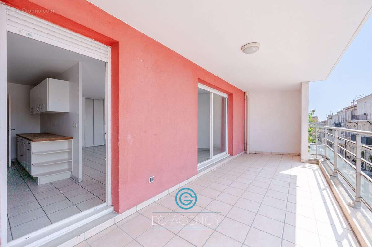 Appartement à MARSEILLE-4E