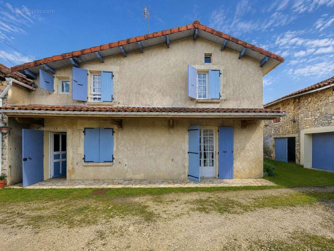 Maison 82 m² à Cellefrouin  - photo 8