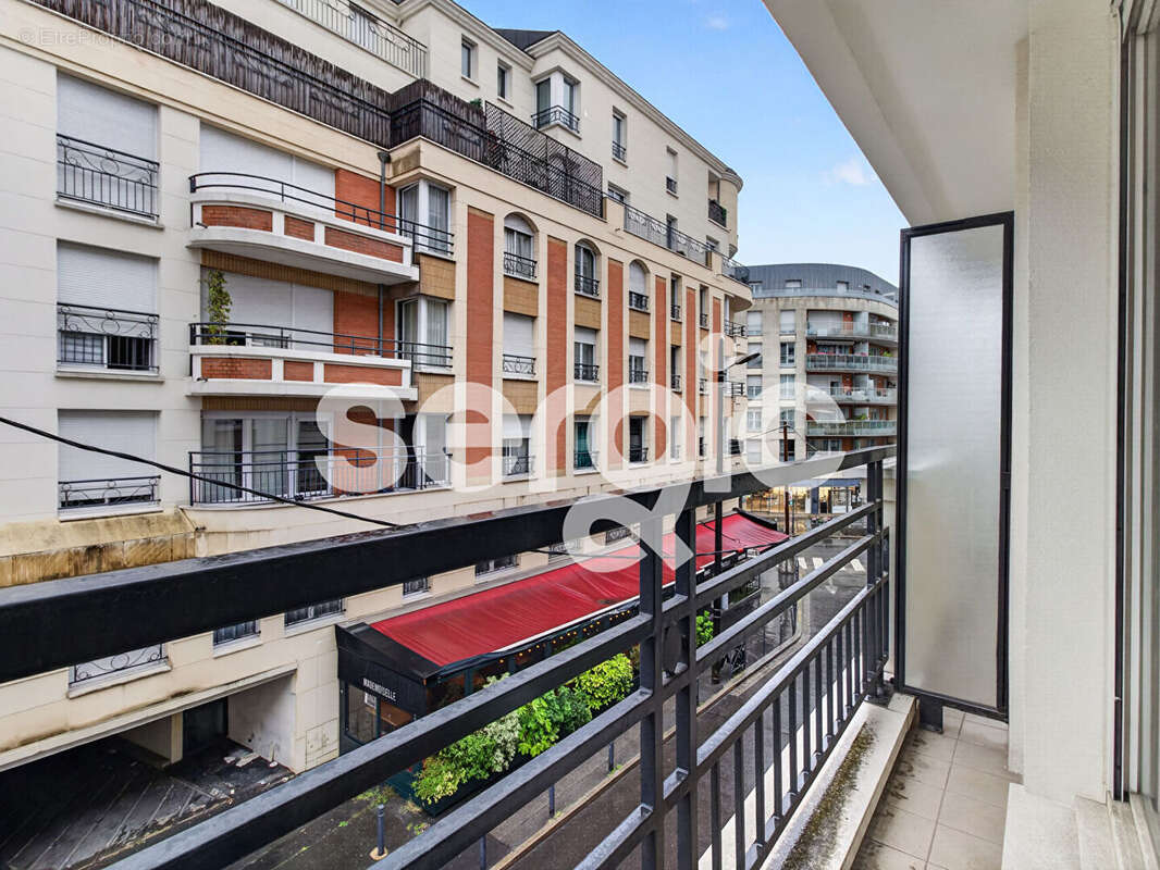 Appartement à LES LILAS