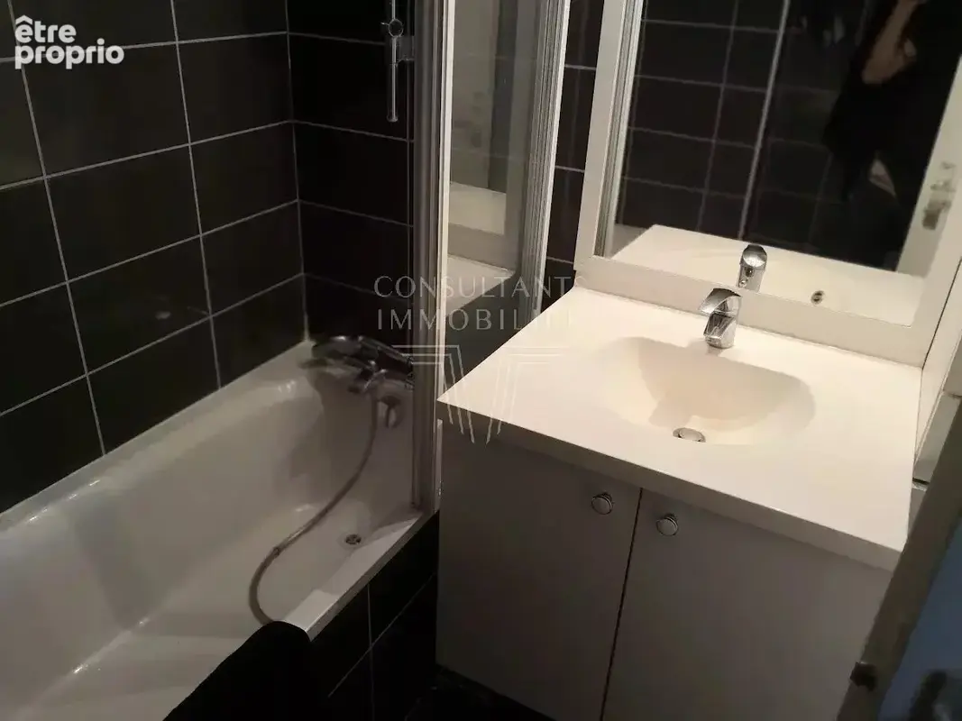 Passy - 33 m2 - grand balcon sud-ouest - - photo 8