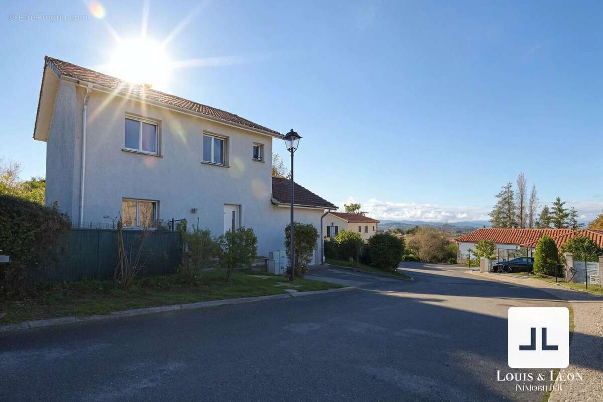 Maison à LACHASSAGNE