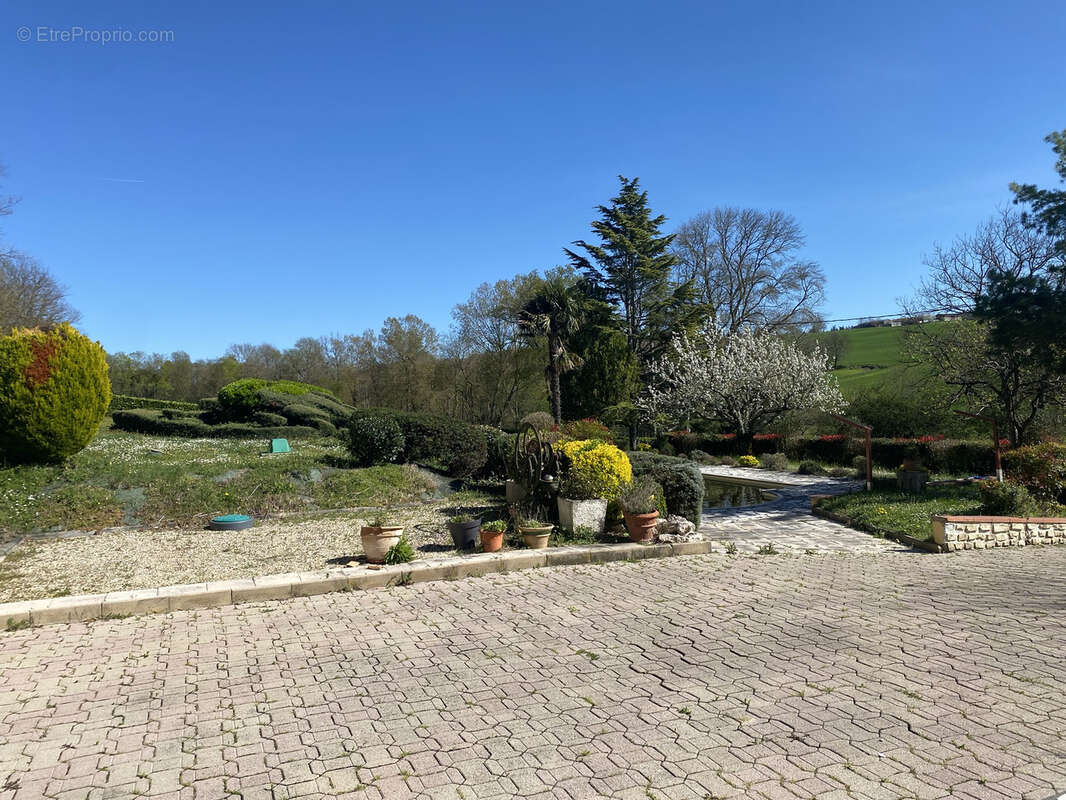 Maison à VIGOULET-AUZIL