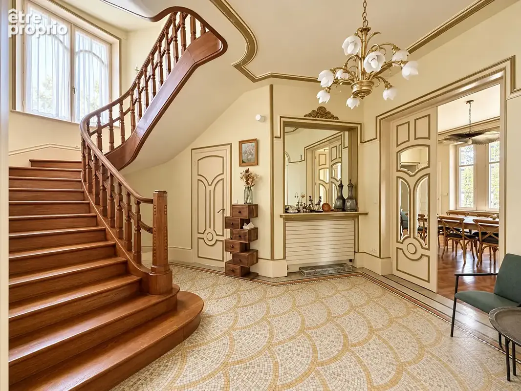 Nancy / exceptionnelle villa art nouveau / 515 m² / 13 chambres / terrain de 1 070 m² - photo 3