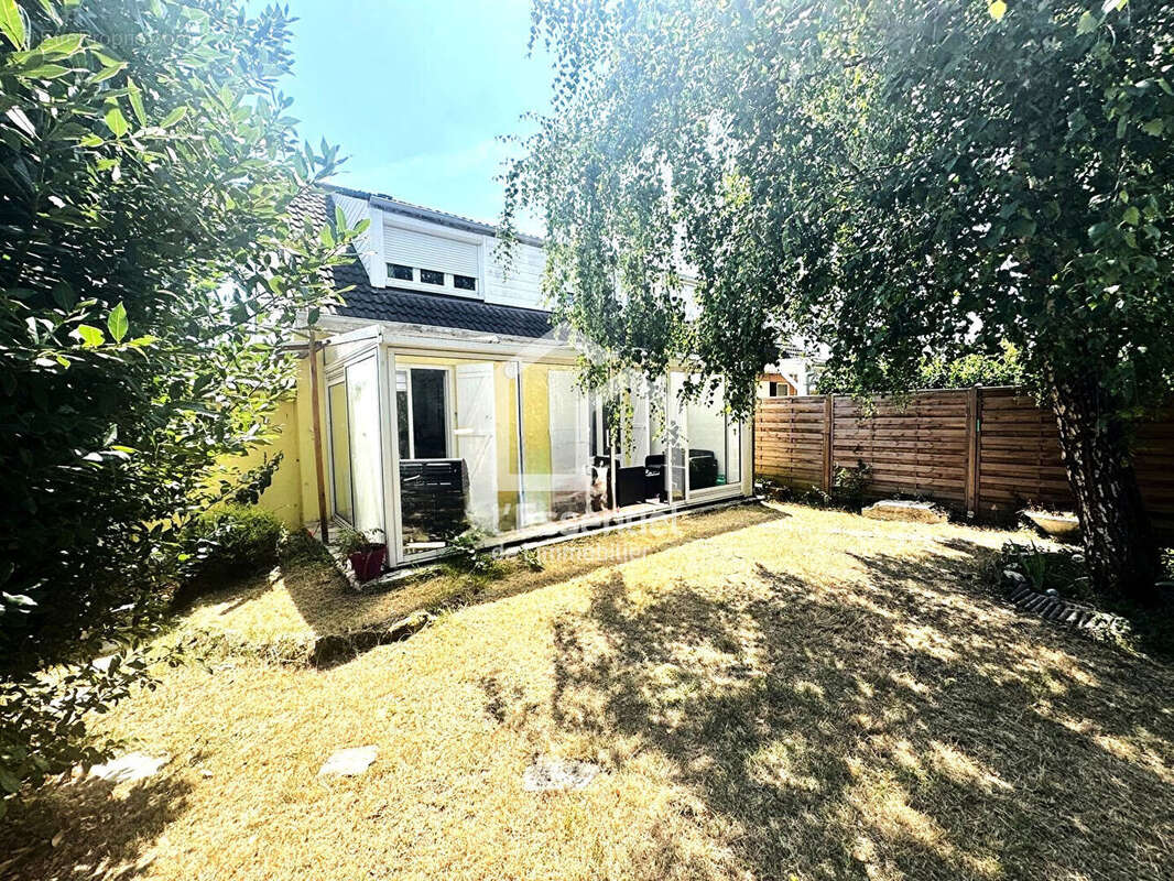 Maison à VERNEUIL-SUR-SEINE