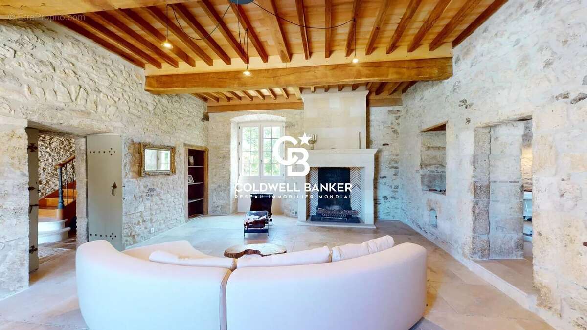 Maison à MONTAIGU-DE-QUERCY