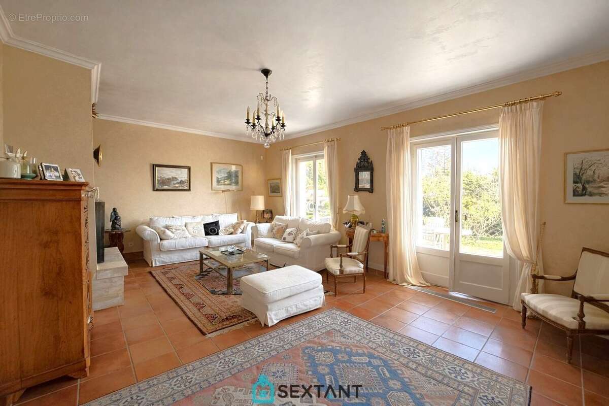 Maison à DIVONNE-LES-BAINS