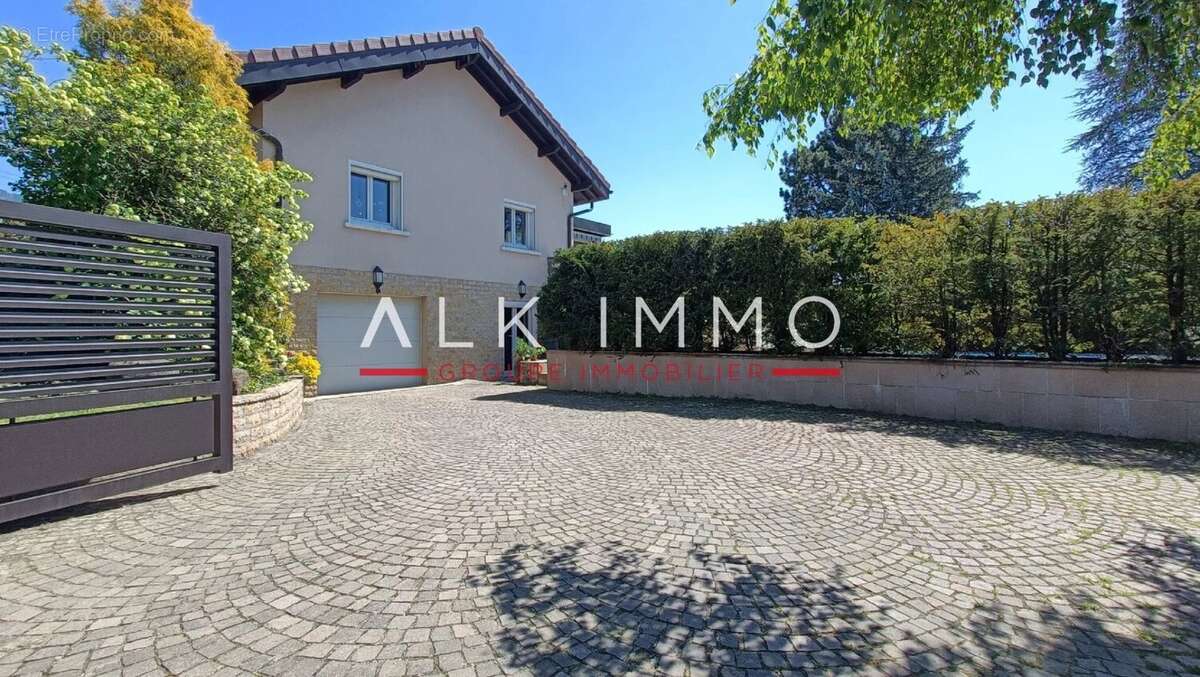 Maison à CRANVES-SALES