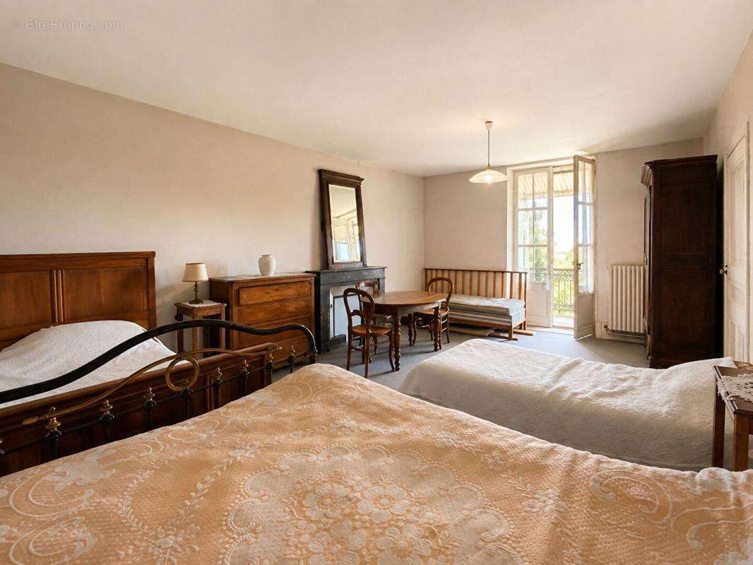 EXCLUSIVITÉ - Maison à vendre avec dépendances à Uchizy - photo 10