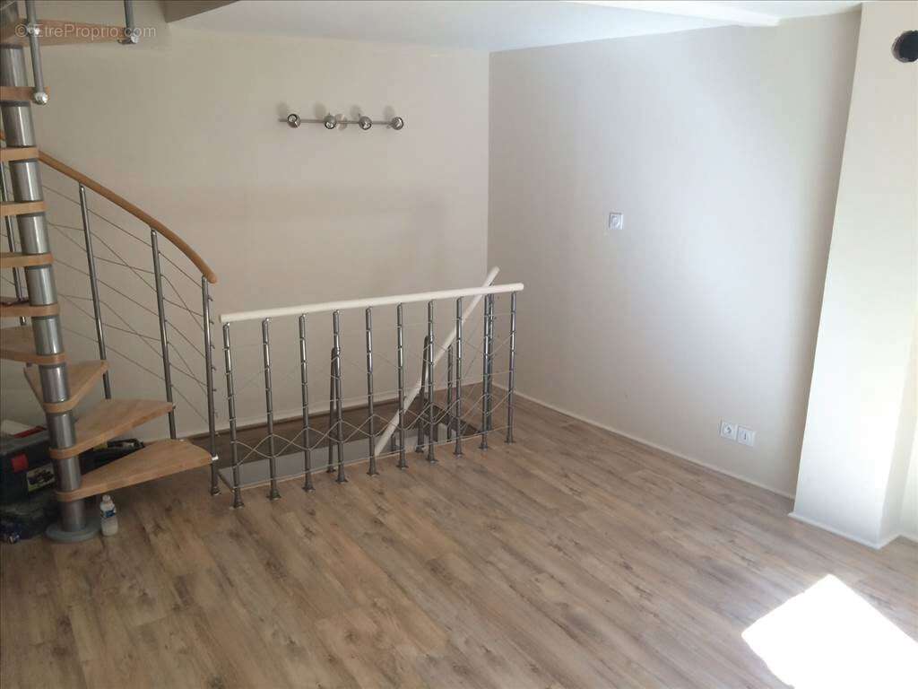 Salon - Maison à SAINT-NAZAIRE-EN-ROYANS