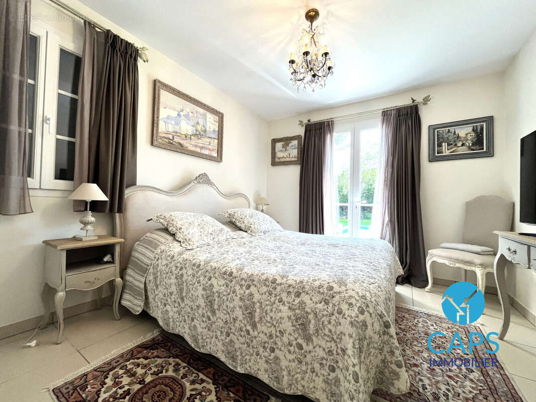 Chambre Rez-de-chaussée - Maison à GRIMAUD