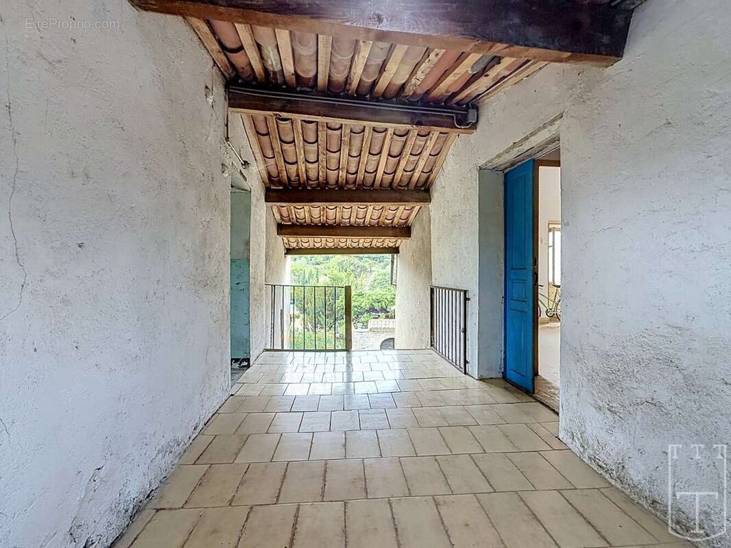 Maison en pierre A RENOVER avec possibilité de créer plusieurs logements. - photo 30
