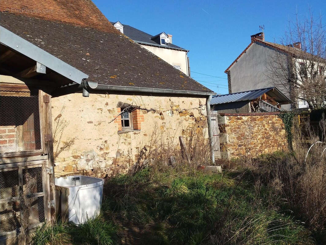 Maison à SAINTE-SEVERE-SUR-INDRE