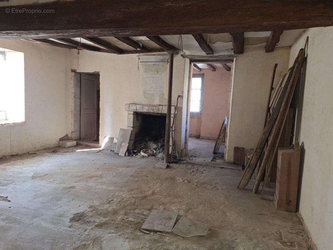 LERNÉ (37500) - Ensembles de Bâtisses à rénover (315 m2) - photo 12