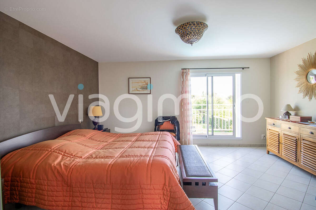 Faite pour les épicuriens : Maison Saint Gilles Croix De Vie 9 pièce(s) 200 m2 - photo 8