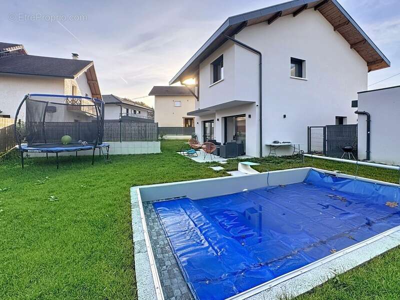 Maison à SAINT-CERGUES