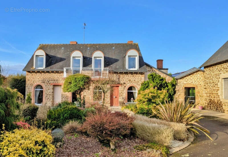 Maison à LA CHAPELLE-JANSON