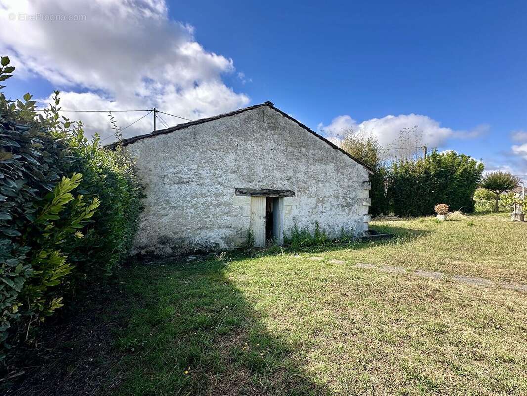 Grange à restaurer ! - photo 3
