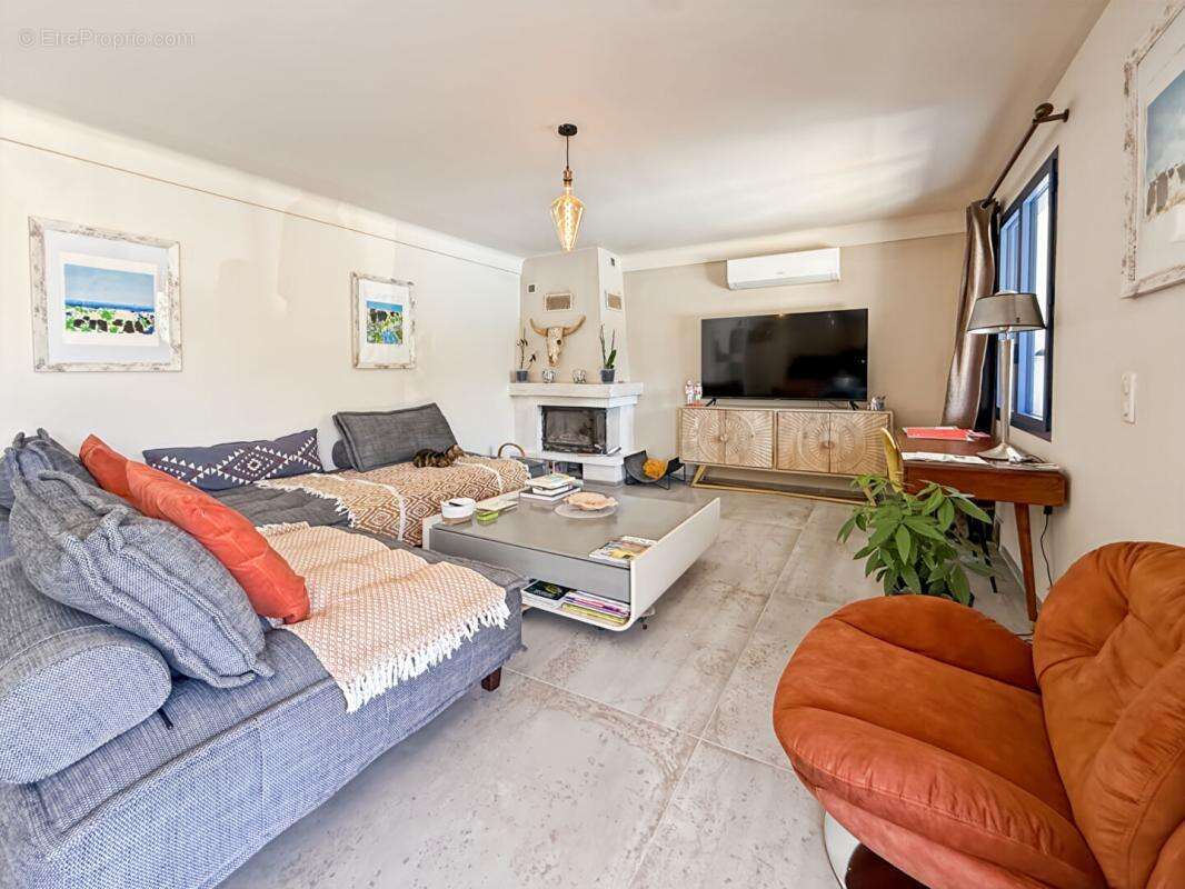 À Vendre maison avec piscine et studio de 25m2 à Mouriès - photo 8